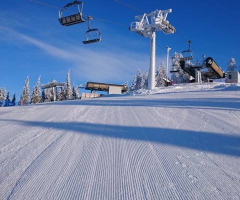 Sjezdovka ve Skiareálu Plešivec