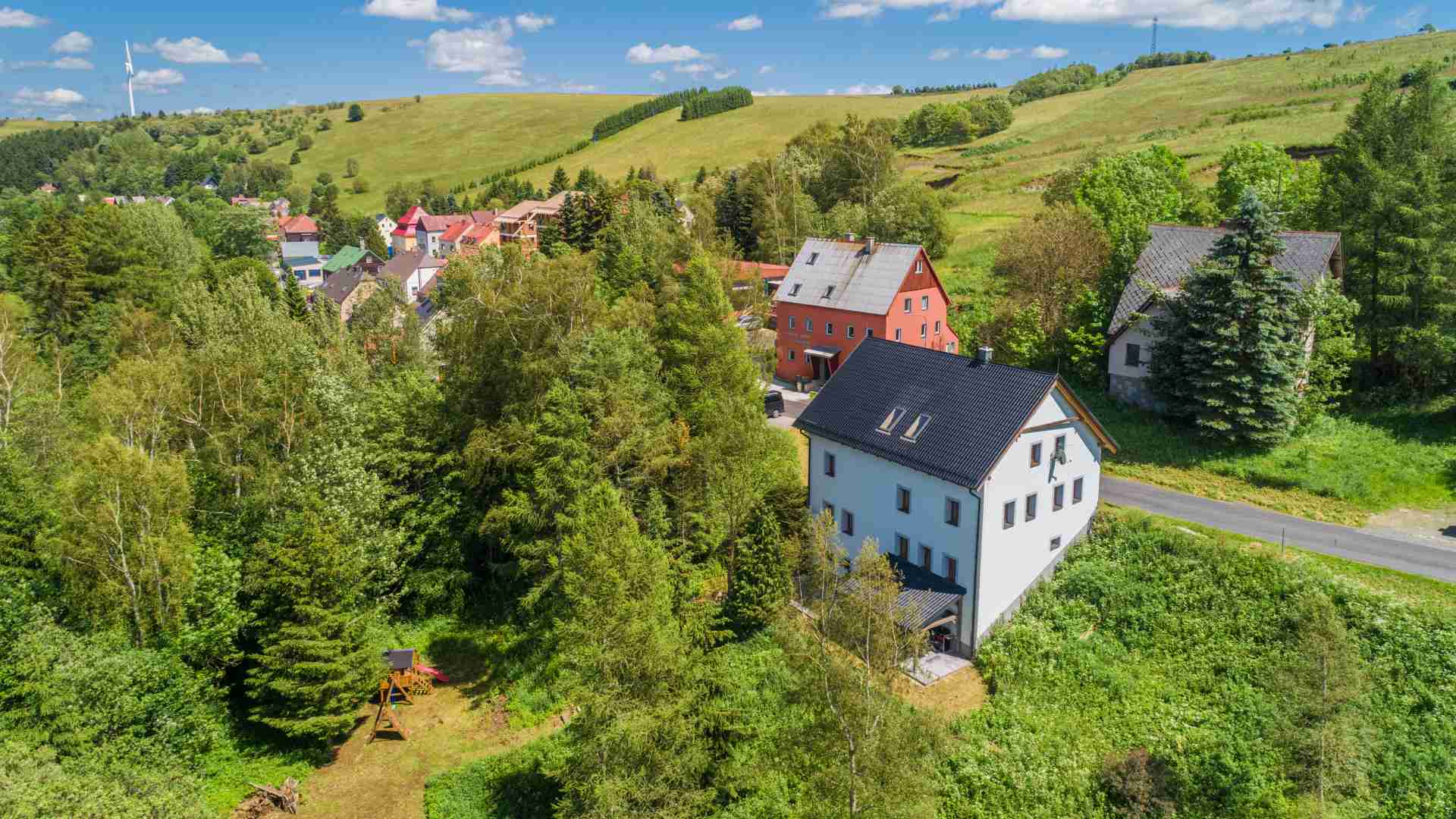 Okolí apartmánového domu Klínovec 129