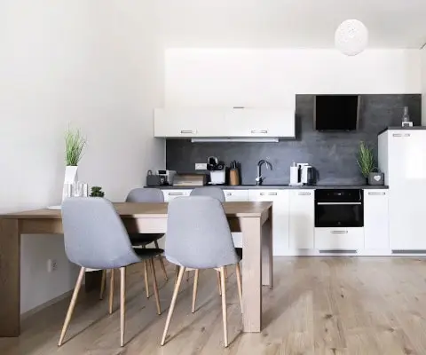 Kuchyňská linka apartmánu A24 komplexu Apartmány Hexagon