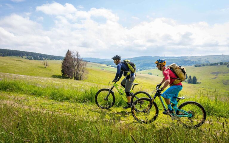 Na kole z Loučné do Karlových Varů