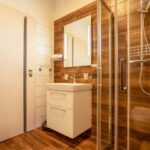 Koupelna apartmánu Adina 7 v komplexu Ski Chalet Klínovec