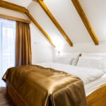 První ložnice apartmánu Adina 9 v komplexu Ski Chalet Klínovec