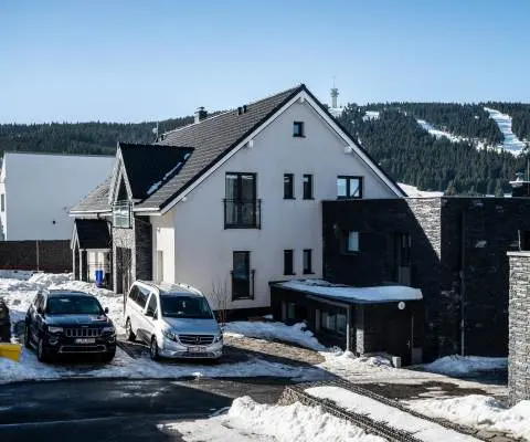 White Chalets Kl&iacute;novec